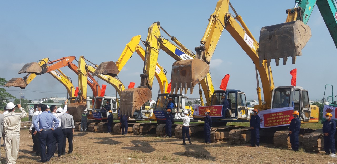 Chủ tịch nước dự khởi công tuyến giao thông quan trọng của ĐBSCL - Ảnh 7.