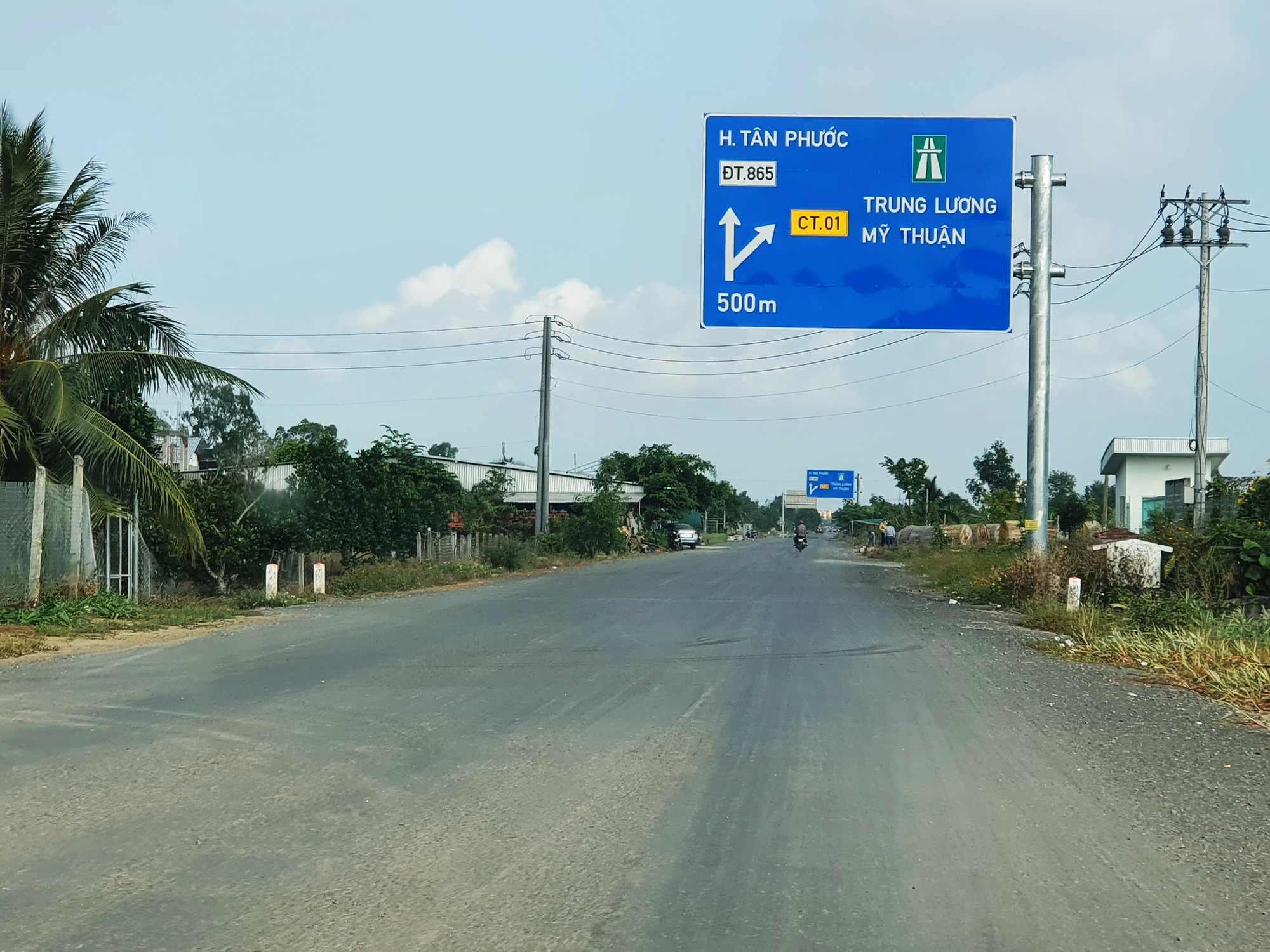 Chủ tịch nước ph&aacute;t lệnh th&ocirc;ng xe kỹ thuật tuyến cao tốc Trung Lương - Mỹ Thuận - Ảnh 4.