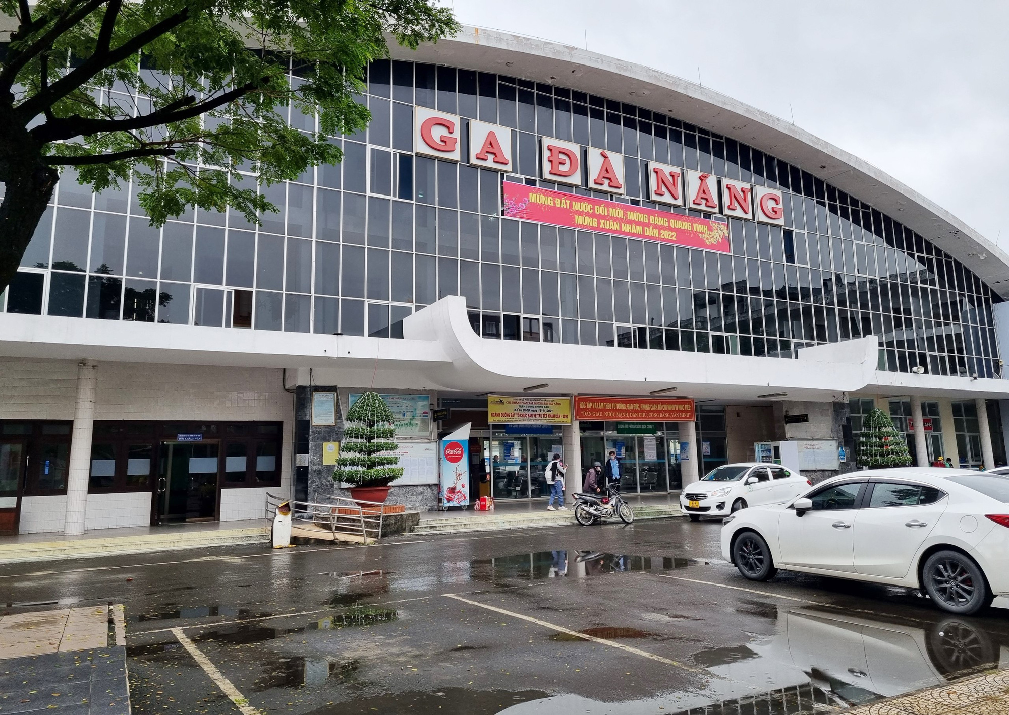 Ga, tàu Đà Nẵng cận Tết: Nhà xe rụt rè, khách đi thưa thớt - Ảnh 3.