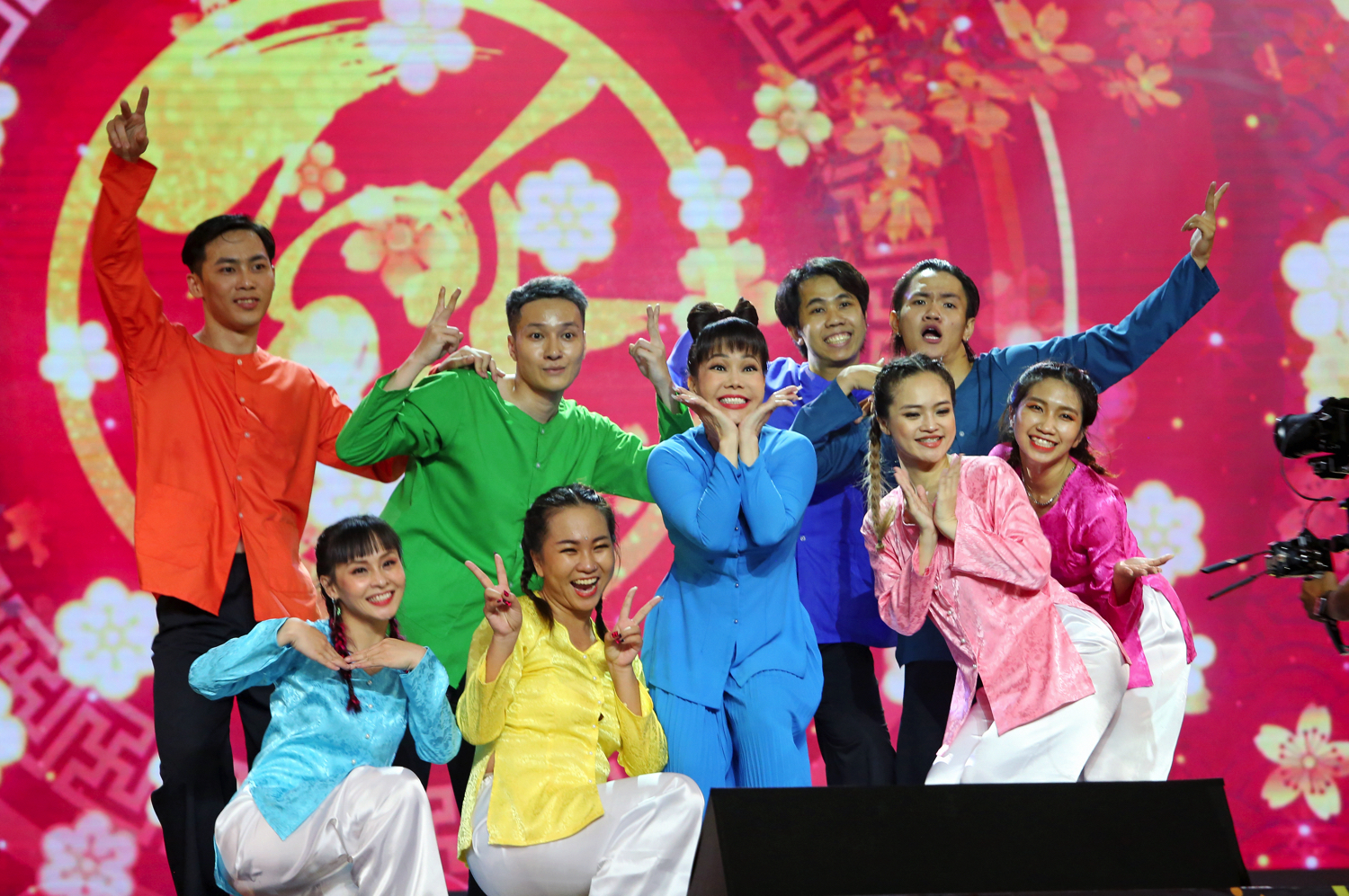 Nghệ sĩ hài Việt Hương hát hò ra sao?