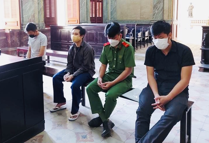 Cảnh sát khu vực và cảnh sát phòng chống tội phạm cùng nhận hối lộ, bảo kê tội phạm