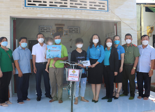 T&igrave;nh thương cho em đến với 10 trẻ mồ c&ocirc;i v&igrave; Covid-19 ở Cần Thơ - Ảnh 11.