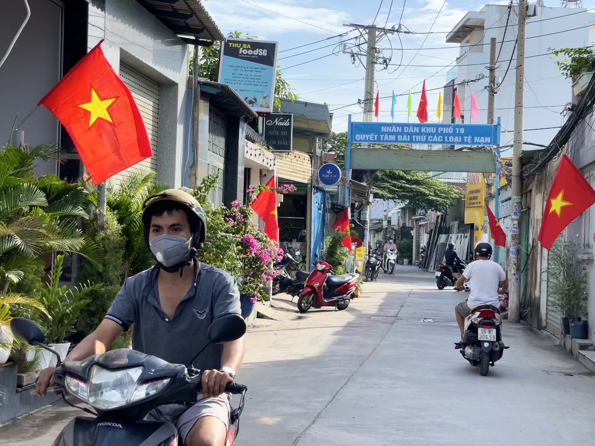 "Đường cờ Tổ quốc" đầu tiên ở quận Bình Tân, TP HCM