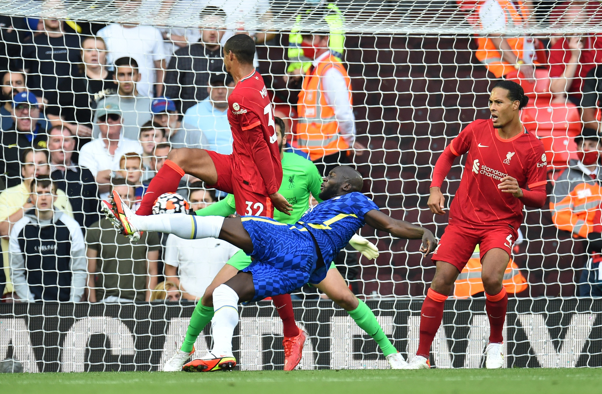 HLV Jurgen Klopp nghi nhiễm Covid-19, đại chiến Chelsea &ndash; Liverpool chờ ho&atilde;n - Ảnh 2.