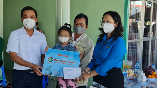 T&igrave;nh thương cho em đến với 10 trẻ mồ c&ocirc;i v&igrave; Covid-19 ở Cần Thơ - Ảnh 5.