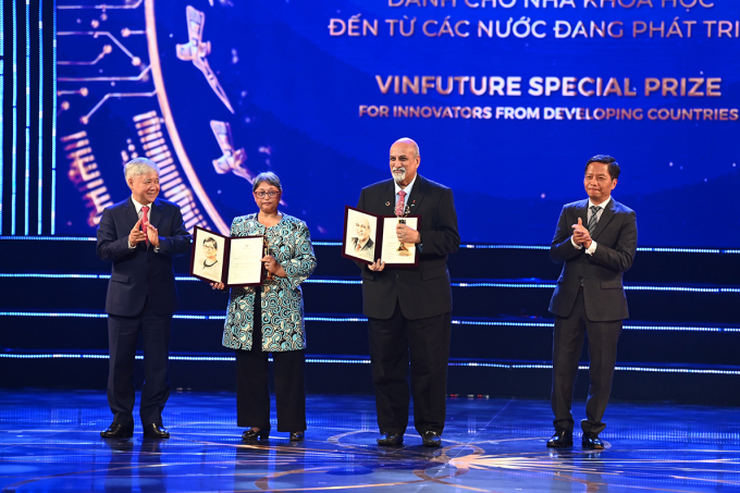 3 nhà khoa học nghiên cứu vắc-xin mRNA được vinh danh tại VinFuture - Ảnh 2.