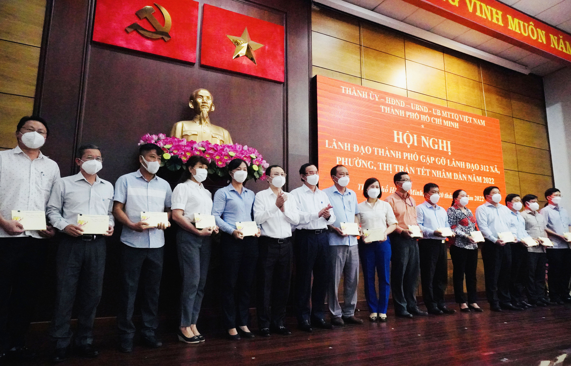 B&iacute; thư Nguyễn Văn N&ecirc;n: Bảo đảm an to&agrave;n để người d&acirc;n đ&oacute;n Tết an vui - Ảnh 1.