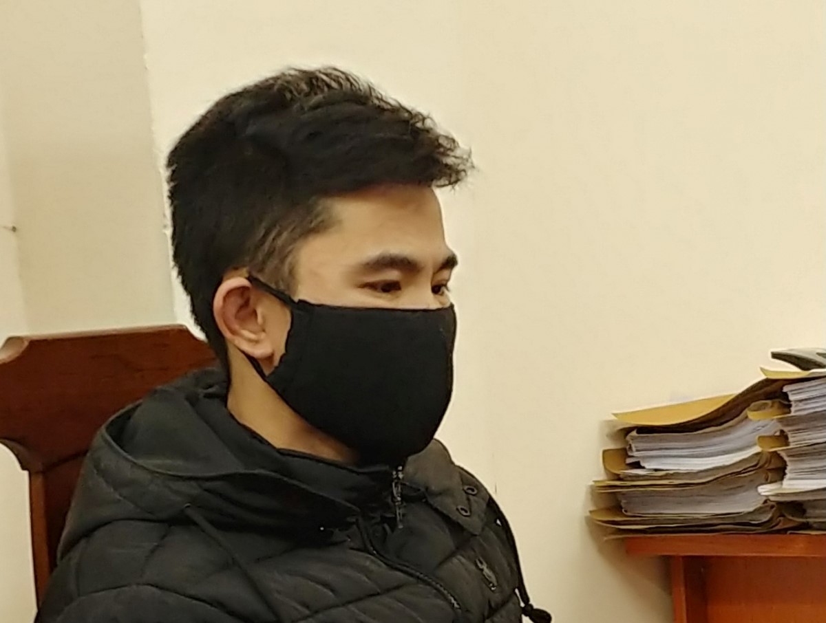 Lời khai rùng mình của người tình mẹ bé gái có 9 dị vật giống đinh trong sọ não