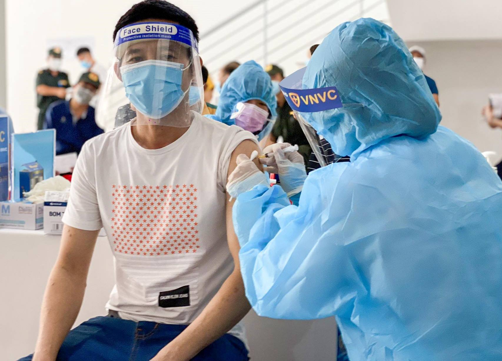 Thủ tướng Phạm Minh Chính: Tiêm vắc-xin Covid-19 xuyên Tết nguyên đán Nhâm Dần 2022