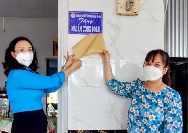 Cần Thơ: Trao "Mái ấm Công đoàn" và quà Tết cho đoàn viên