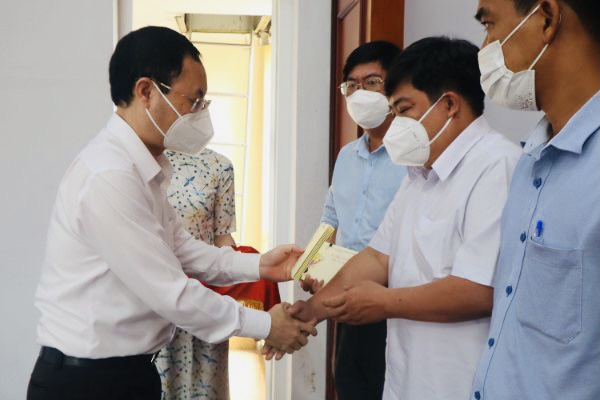 B&iacute; thư Nguyễn Văn N&ecirc;n: Bảo đảm an to&agrave;n để người d&acirc;n đ&oacute;n Tết an vui - Ảnh 6.
