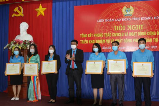 Kh&aacute;nh Ho&agrave;: Hơn 5,6 tỉ đồng chăm lo cho đo&agrave;n vi&ecirc;n - lao động bị ảnh hưởng bởi dịch bệnh - Ảnh 3.