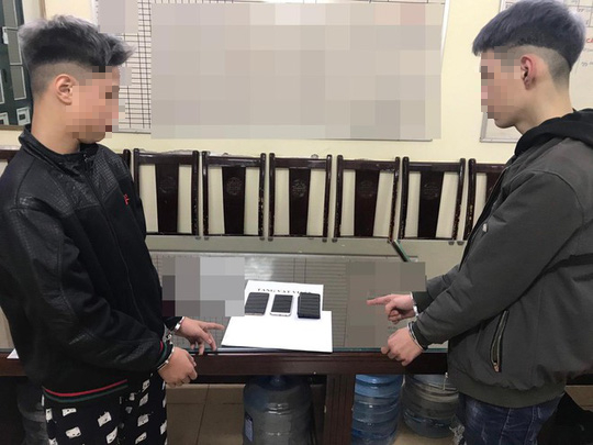 Học sinh lớp 8 cùng đồng bọn gây ra hàng loạt vụ cướp giật tài sản - Ảnh 1.