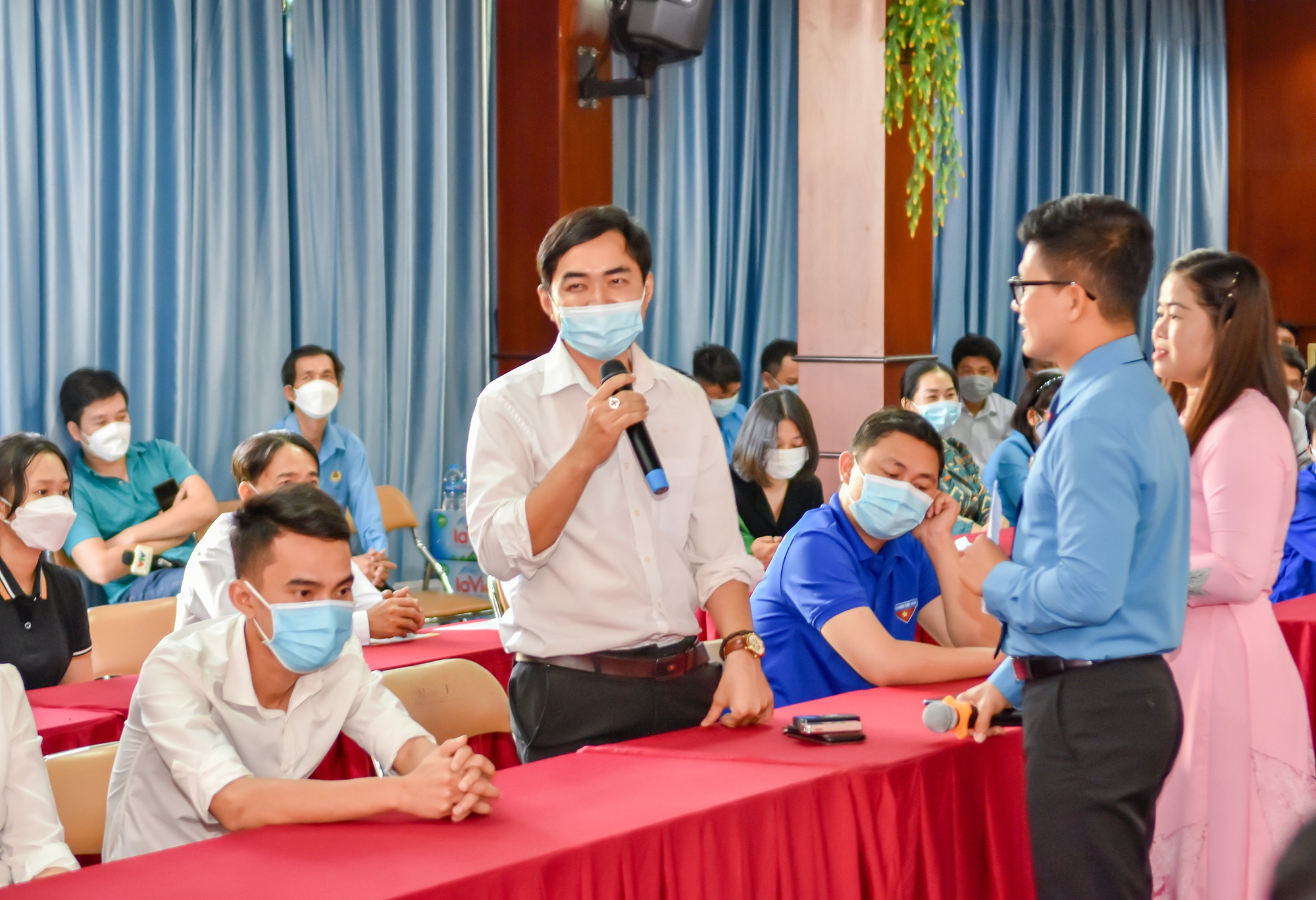 C&ocirc;ng nh&acirc;n trực tiếp sản xuất tự h&agrave;o khi được đứng trong h&agrave;ng ngũ Đảng - Ảnh 6.