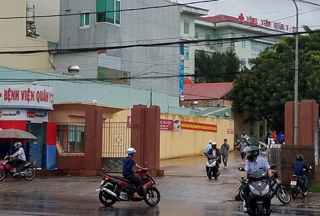 Đâm chết 1 phụ nữ đang ăn cơm, rồi treo cổ tự tử