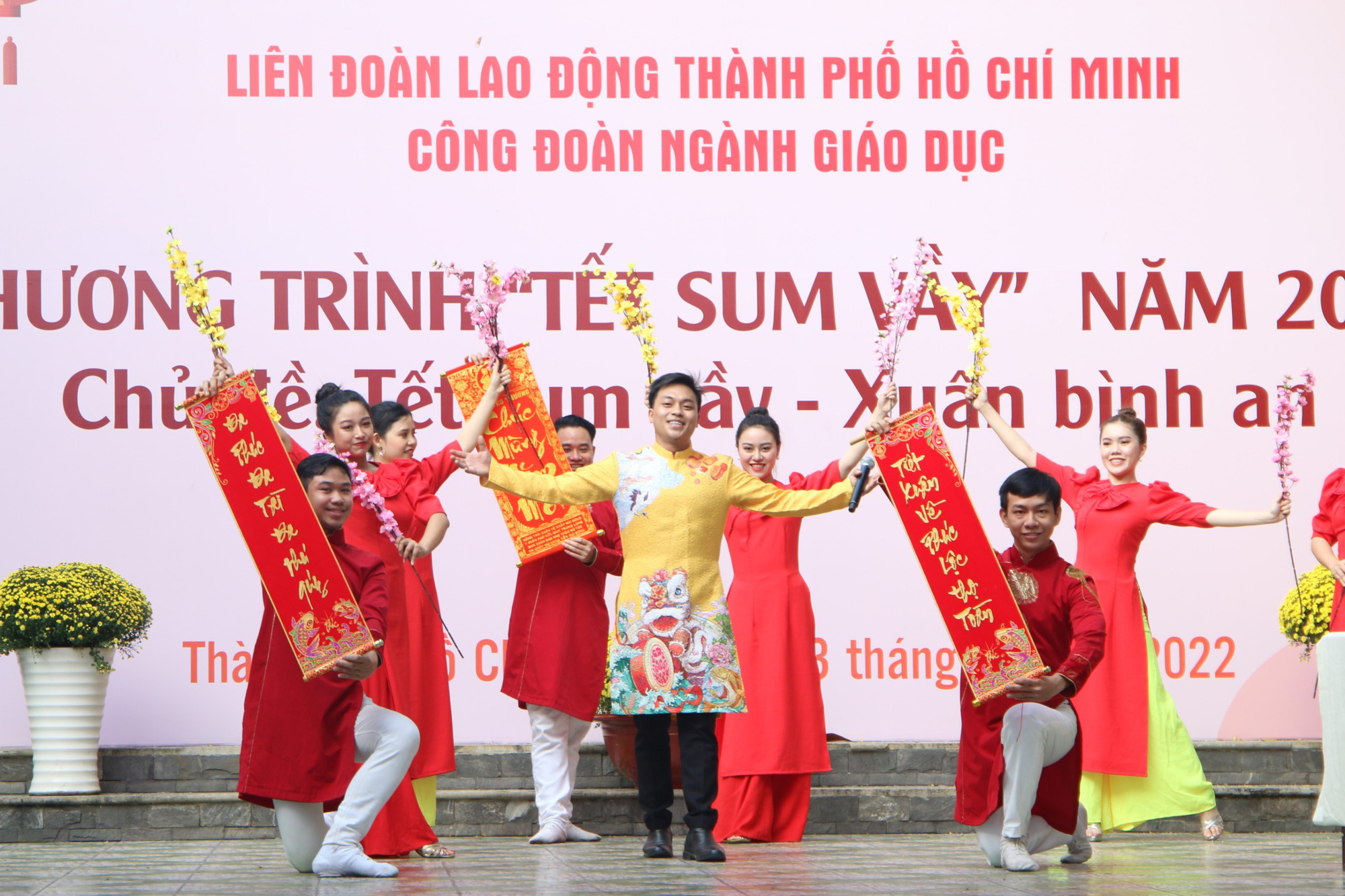 TP HCM chăm lo Tết cho gi&aacute;o vi&ecirc;n, sinh vi&ecirc;n - Ảnh 1.