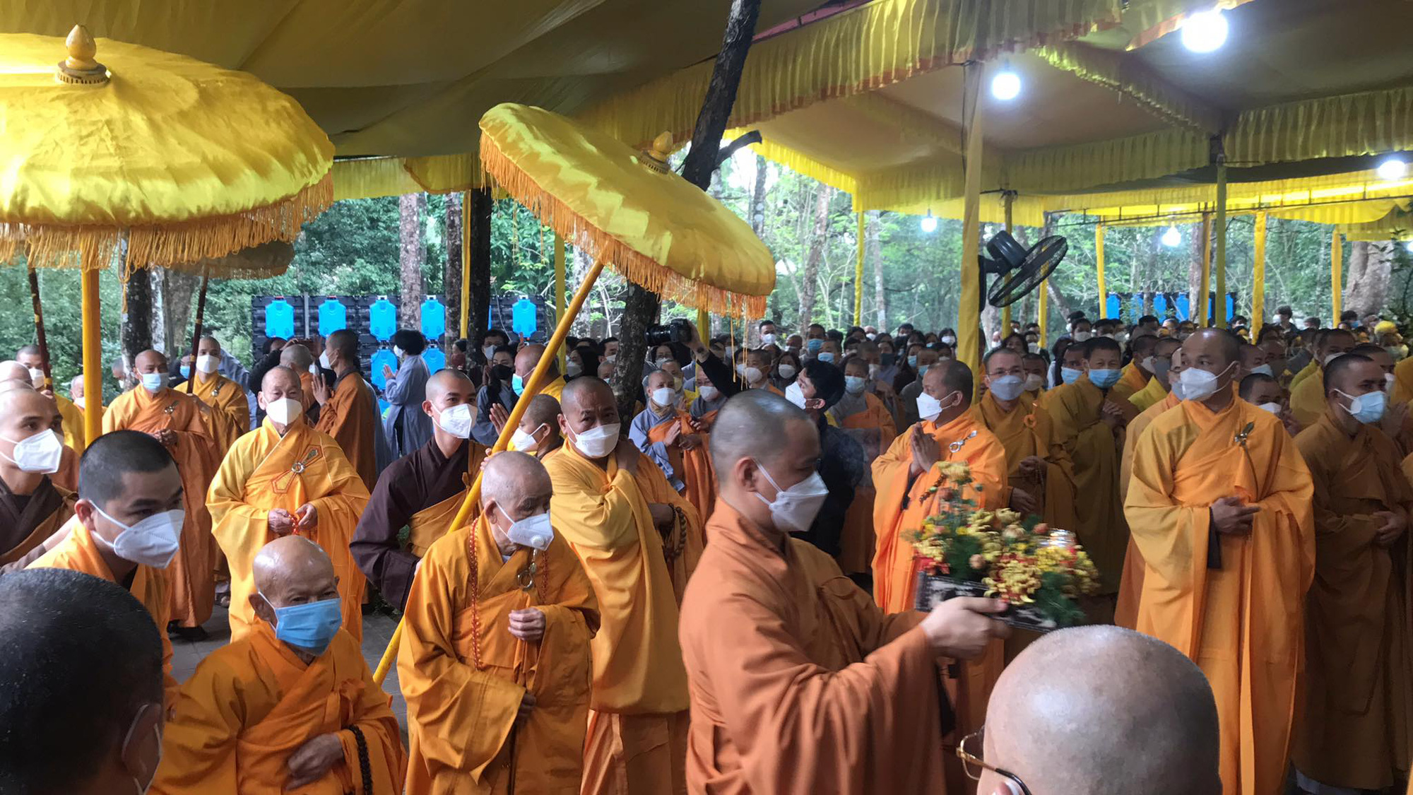Lễ nhập kim quan Thiền sư Thích Nhất Hạnh - Ảnh 2.