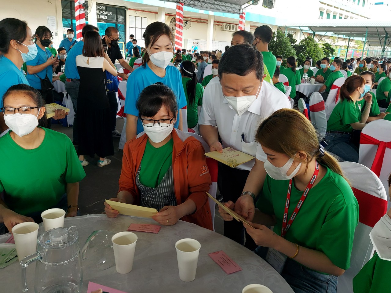 Công nhân, lao động Thành phố Hồ Chí Minh hào hứng đón "Tết sum vầy"