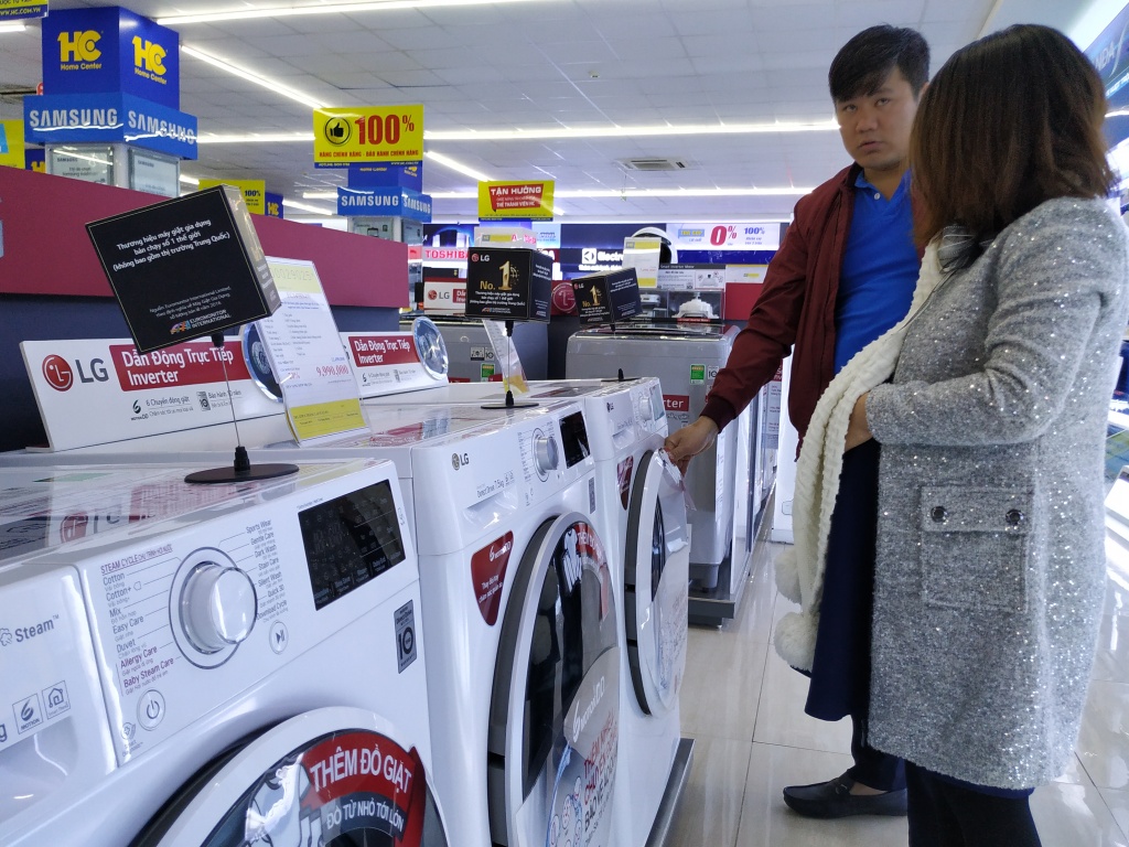 Hàng điện máy giảm giá mạnh cuối năm