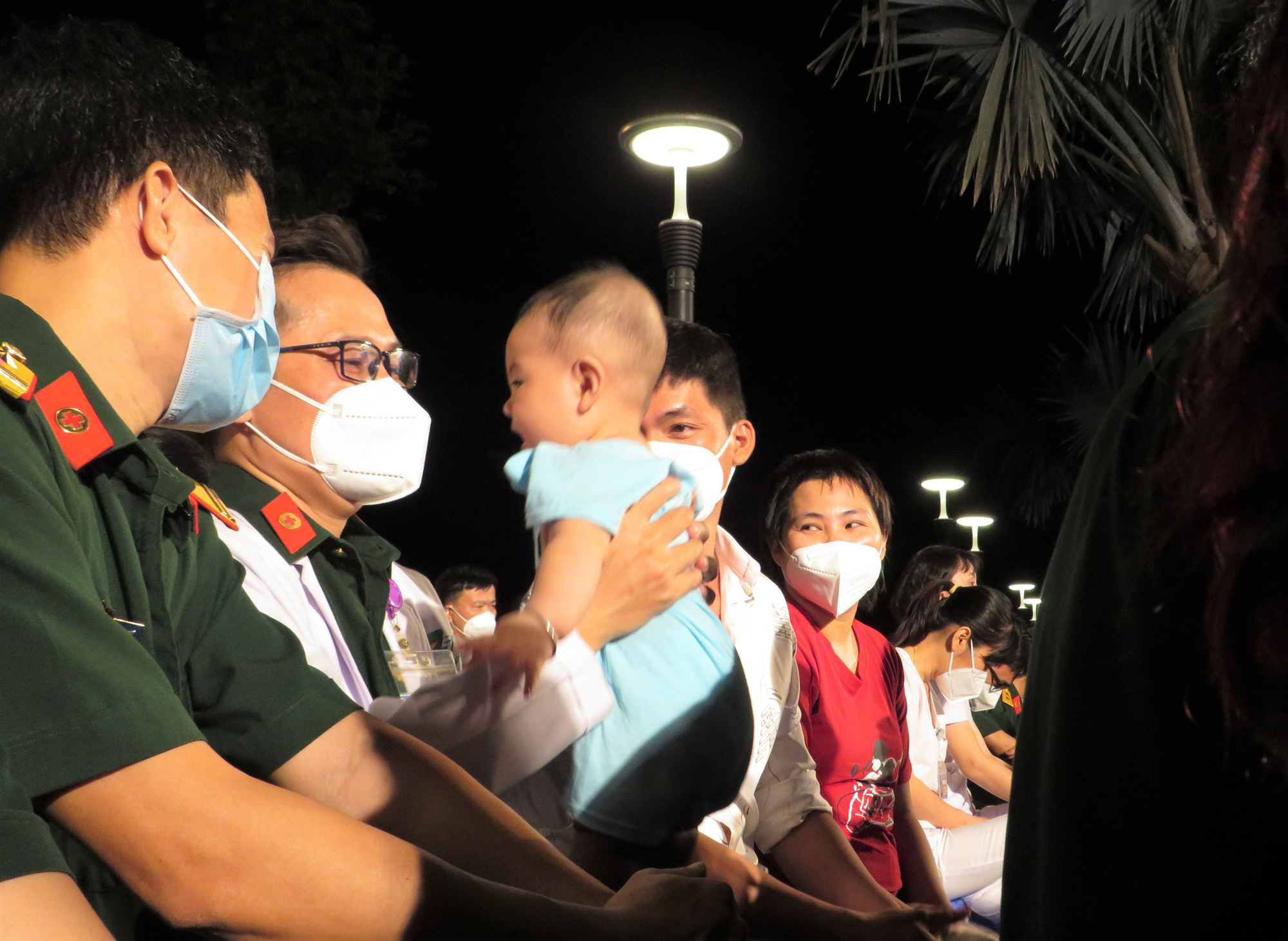 "Tỏa ngát hương đời": Lời tri ân đội ngũ tuyến đầu chống dịch Covid-19