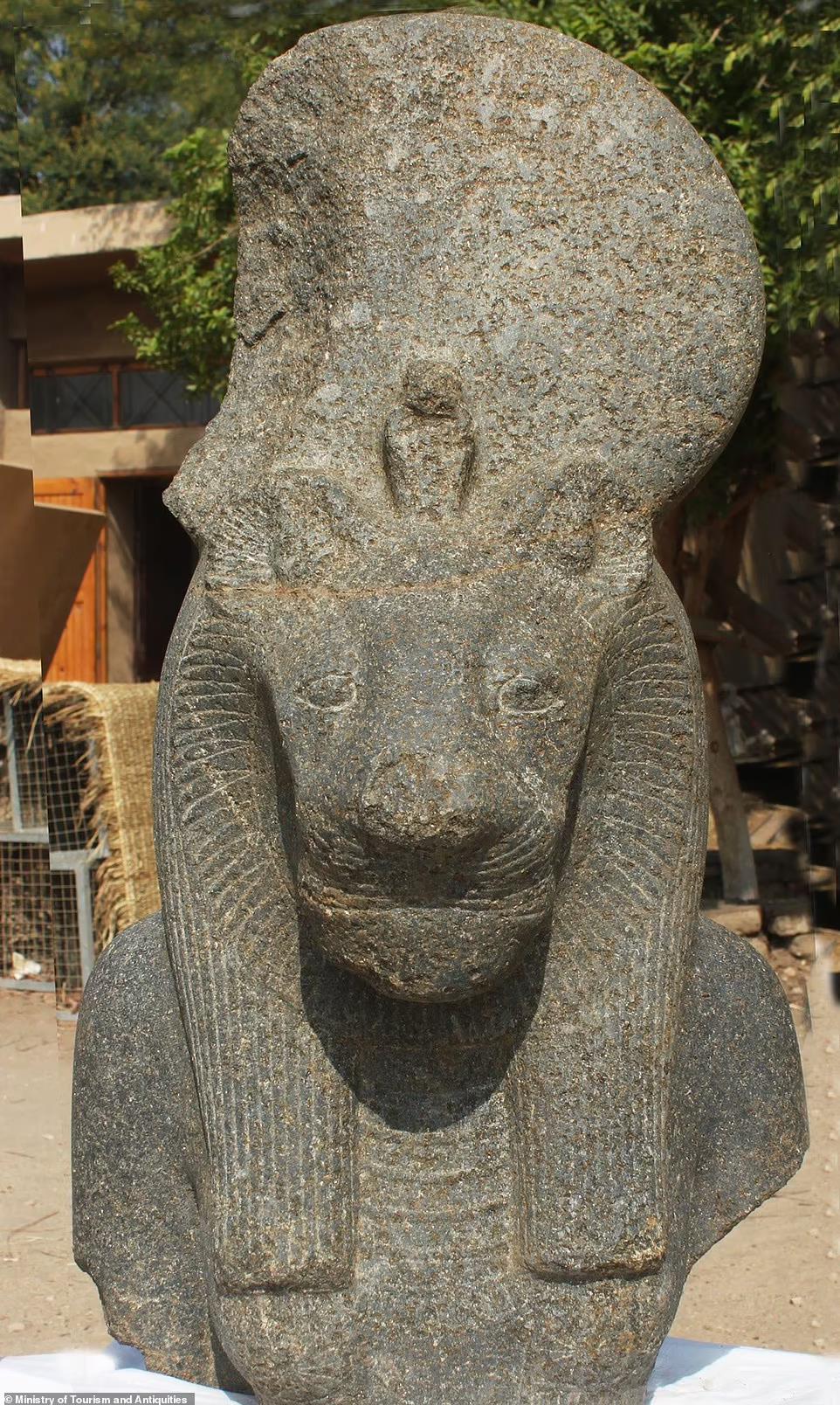 Tượng nhân sư 26 mét giúp tái sinh pharaoh của Thành Phố Vàng - Ảnh 2.