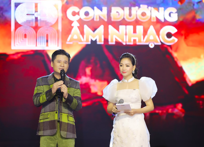 Tấn Minh khiến kh&aacute;n giả nao l&ograve;ng trong Con đường &acirc;m nhạc - Ảnh 3.
