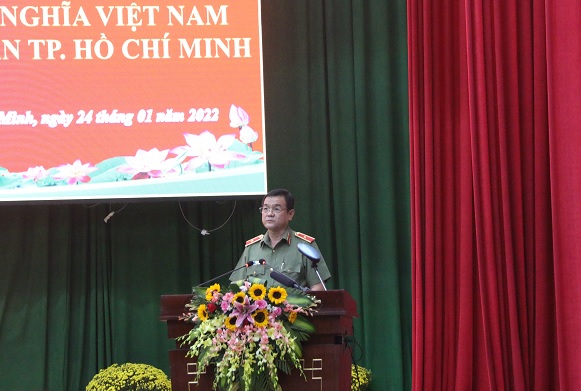 Chủ tịch nước Nguyễn Xu&acirc;n Ph&uacute;c thăm, ch&uacute;c Tết C&ocirc;ng an TP HCM - Ảnh 2.