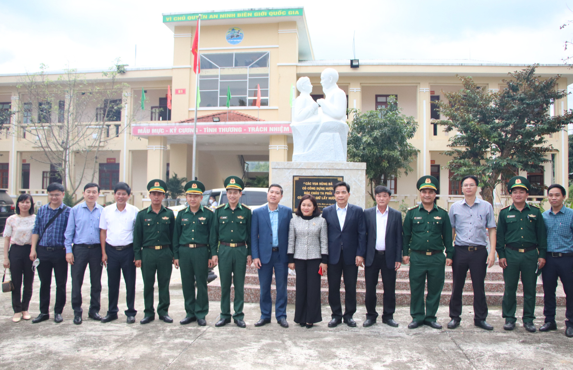 Phó Bí thư Thường trực Tỉnh ủy Quảng Nam: Dân còn nghèo thì chính quyền chưa thể yên tâm - Ảnh 11.