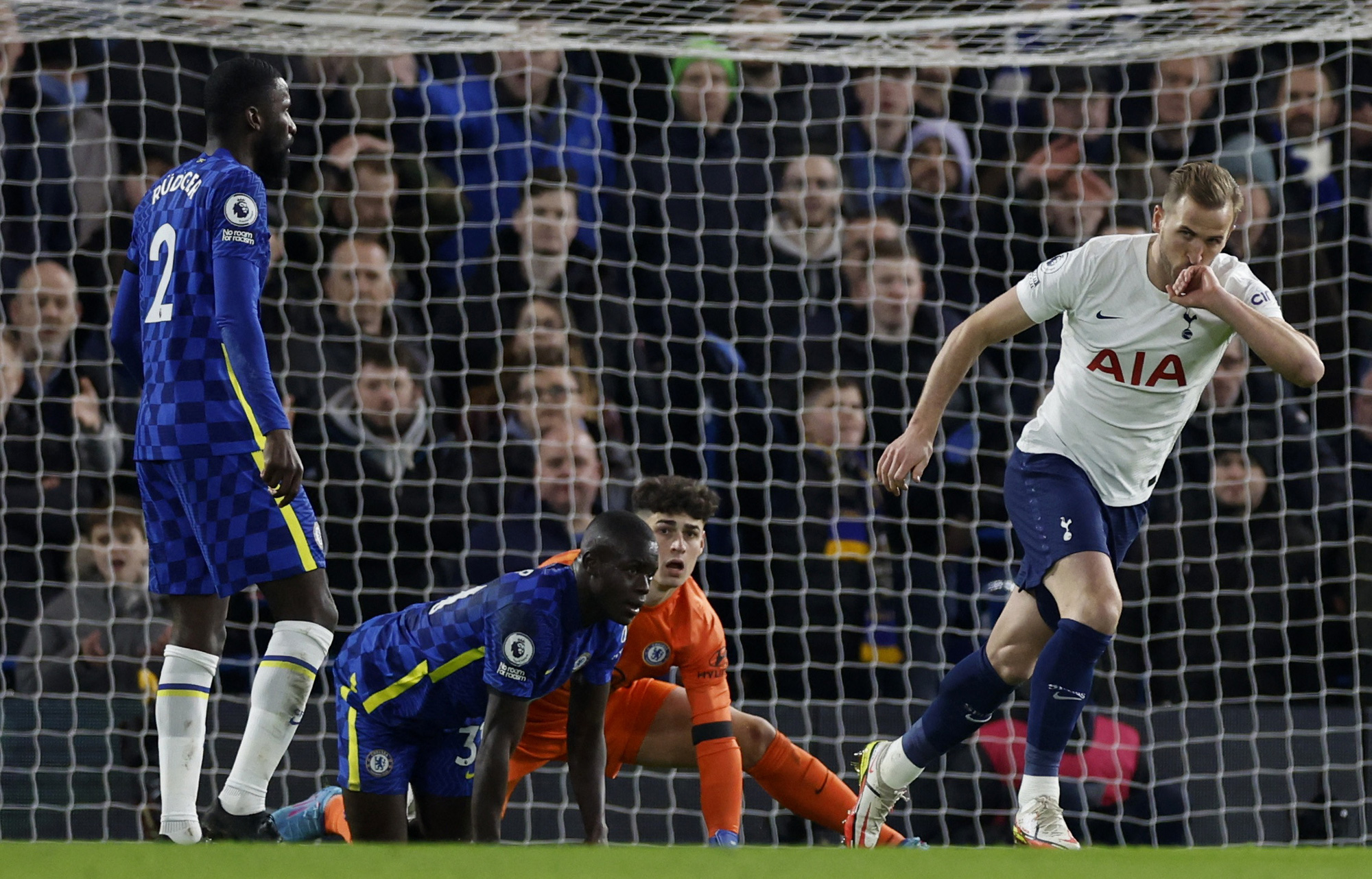 Tottenham thua ngỡ ng&agrave;ng, Chelsea thăng hoa tại Stamford Bridge - Ảnh 3.