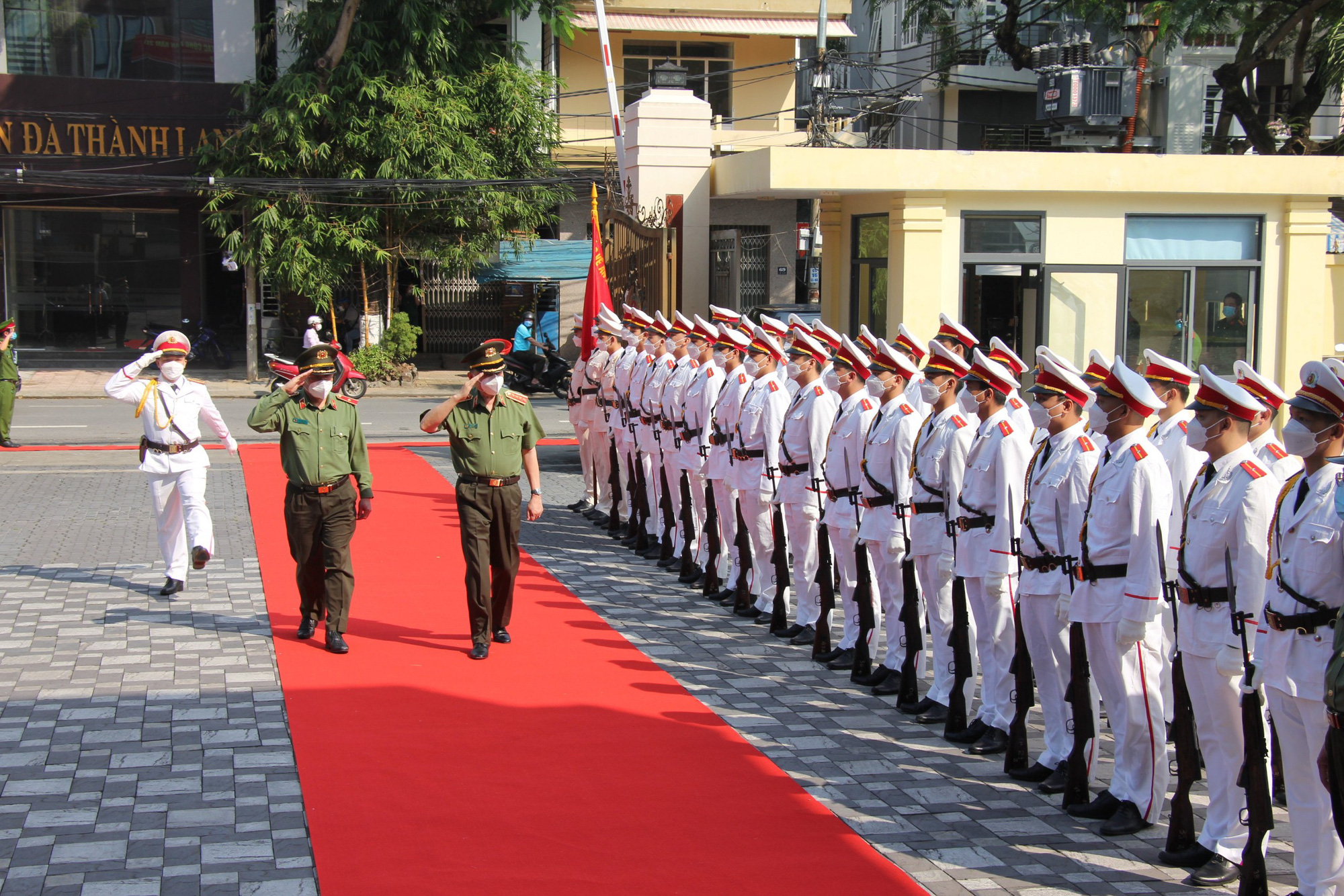 Đại tướng T&ocirc; L&acirc;m đến thăm, động vi&ecirc;n y, b&aacute;c sĩ Bệnh viện 199 - Ảnh 2.