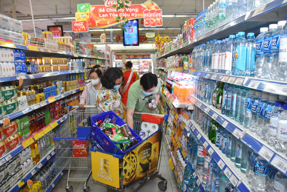 Sức mua bánh mứt, trái cây tăng mạnh