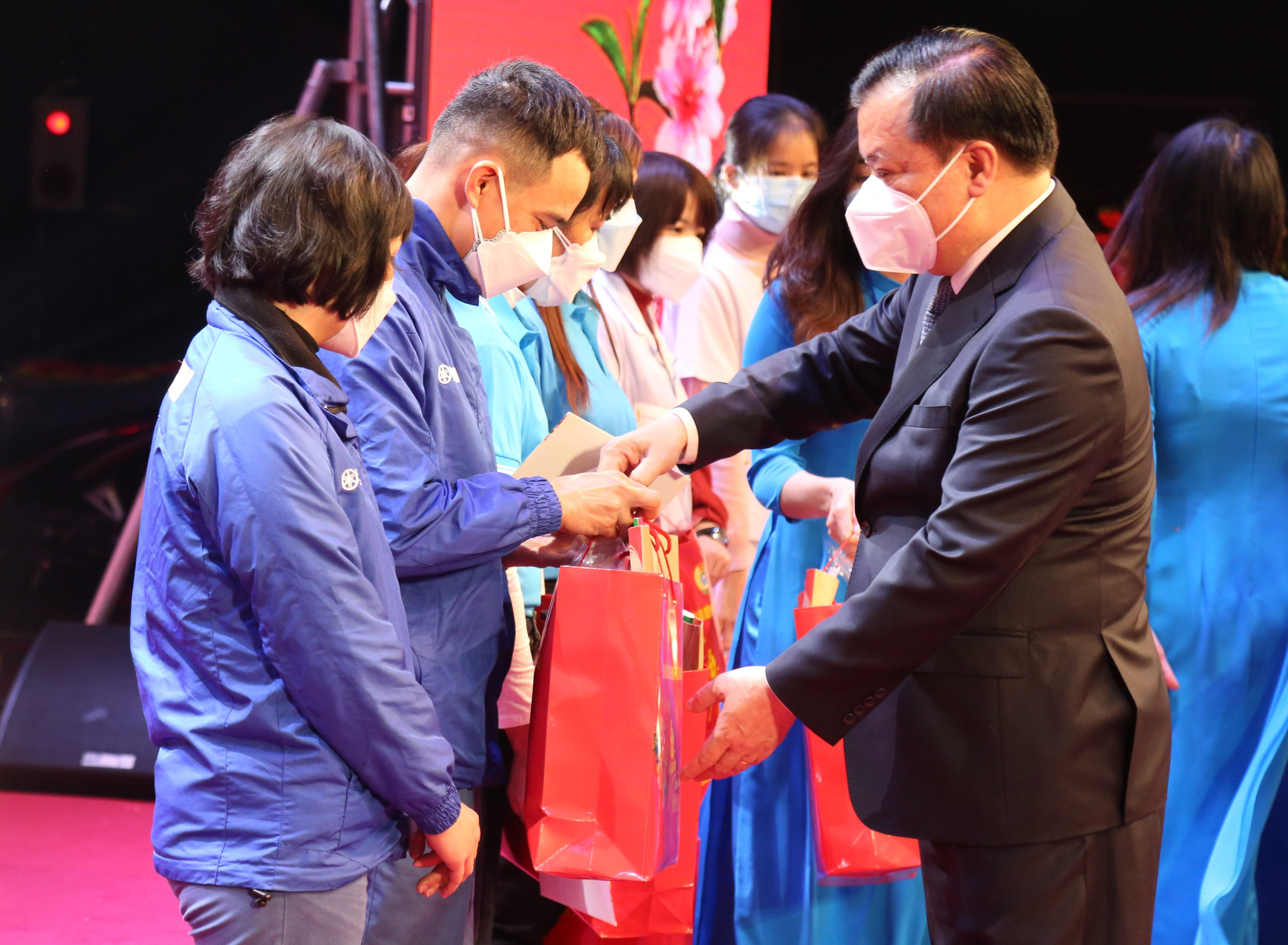 Tết sum vầy- Xuân bình an cho công nhân, lao động - Ảnh 6.