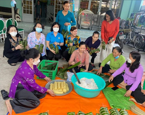 Tết ấm áp đến với công nhân khó khăn