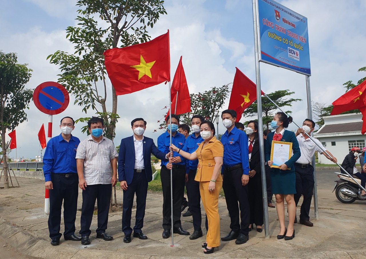 Khánh thành 5 "Đường cờ Tổ quốc" tại Phú Yên