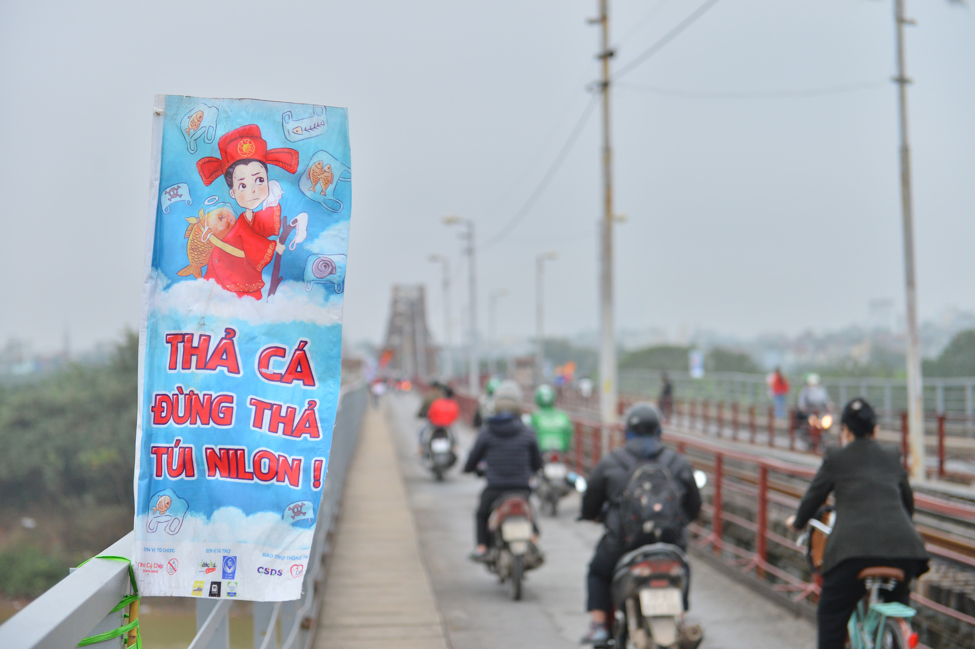 C&aacute; đi cầu trượt trong ng&agrave;y c&uacute;ng &ocirc;ng C&ocirc;ng &ocirc;ng T&aacute;o chầu trời - Ảnh 3.