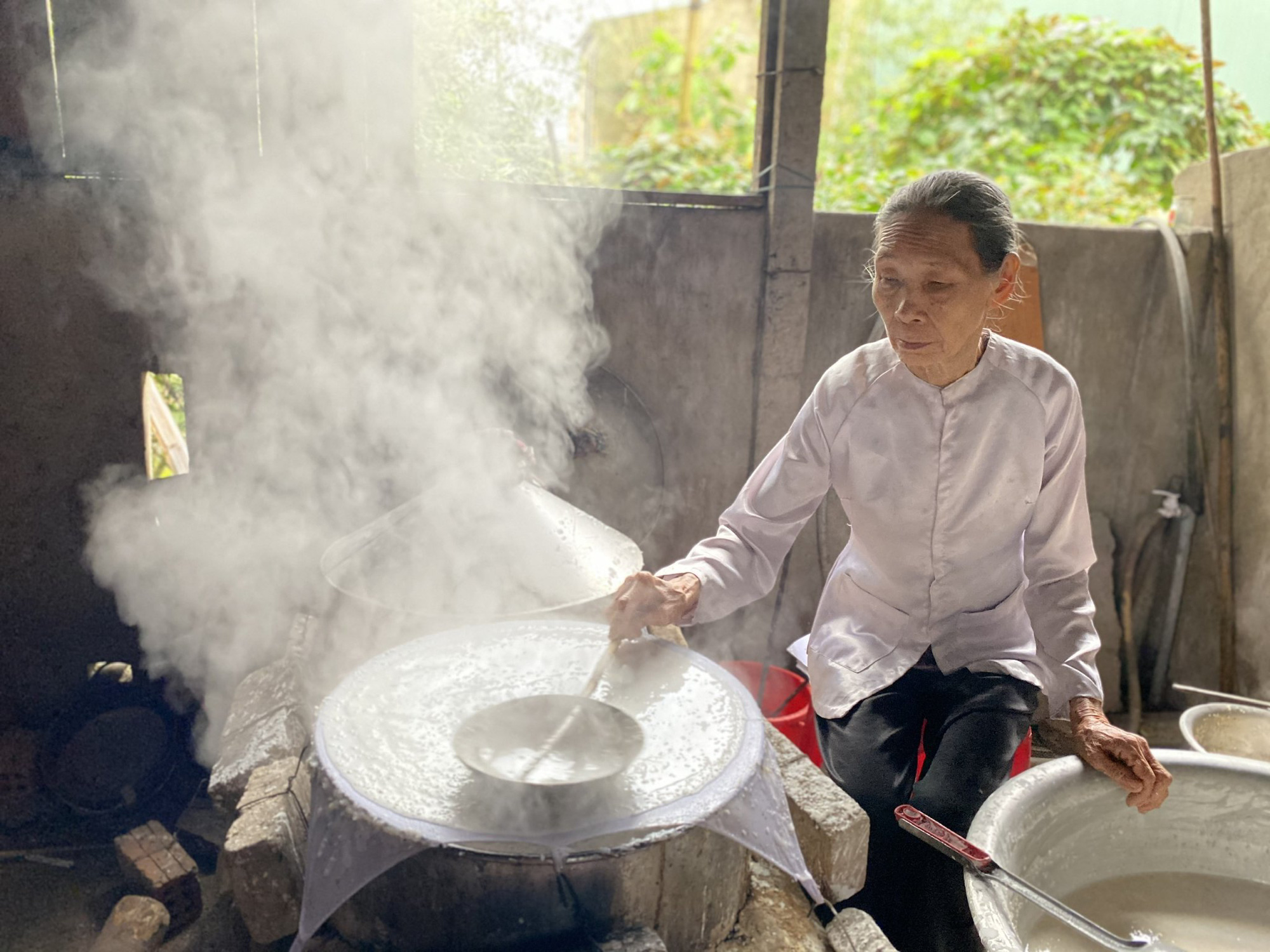 Người giữ hồn bánh tráng Tuý Loan
