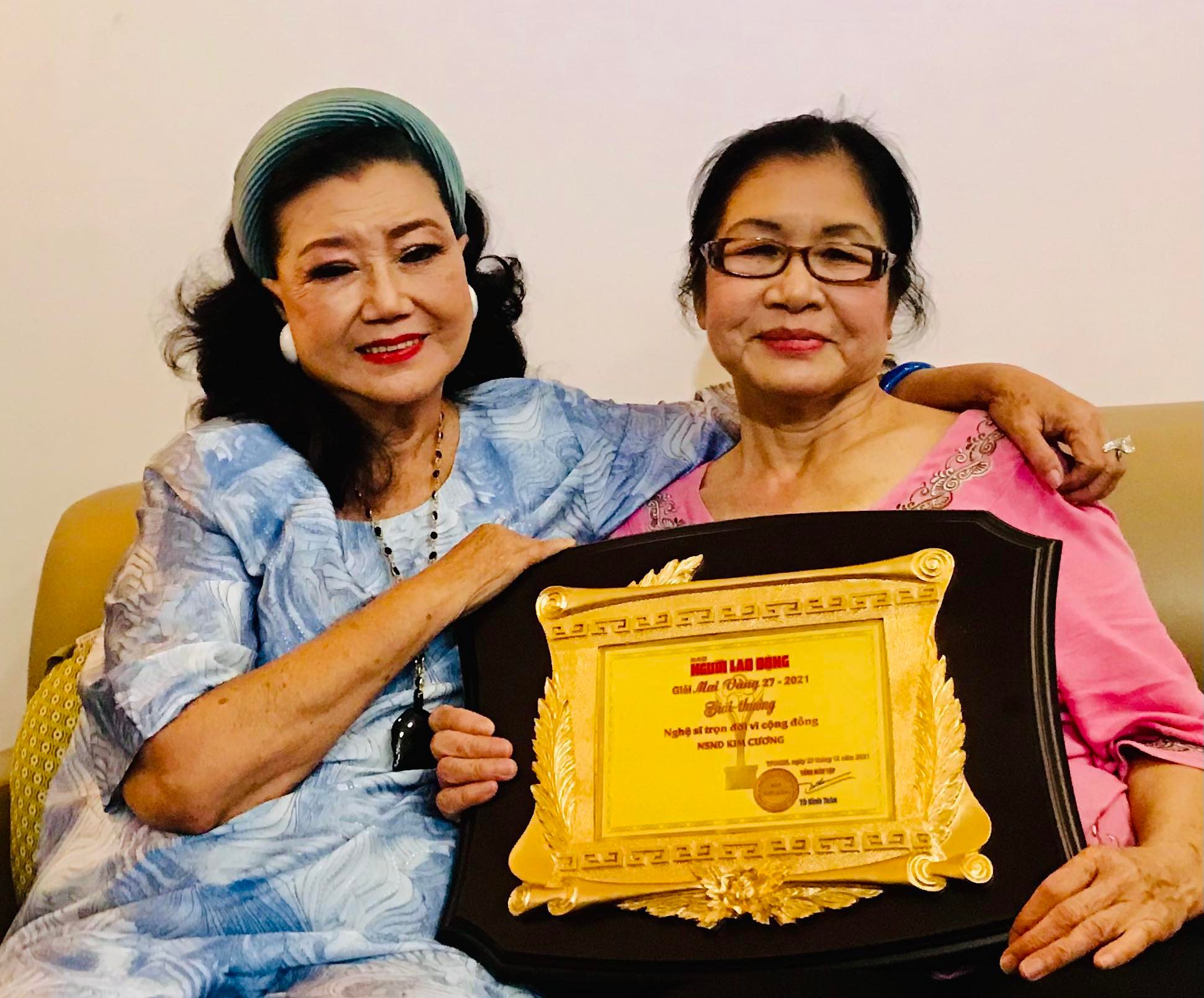 Kỳ nữ Kim Cương mừng tuổi mới với niềm vui "Nghệ sĩ trọn đời vì cộng đồng"