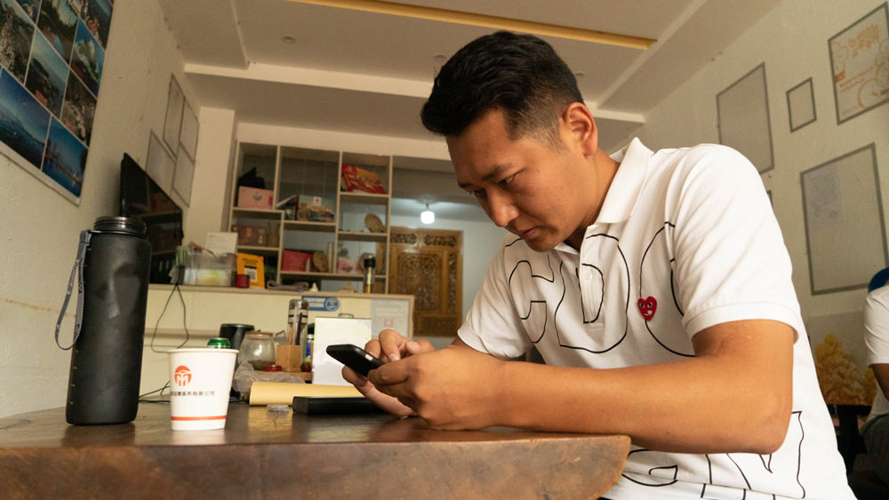 Du lịch sang chảnh với si&ecirc;u xe... đi thu&ecirc; ở Trung Quốc - Ảnh 2.