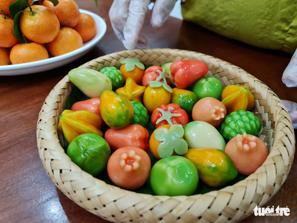 Hương vị Tết xưa: &lsquo;B&aacute;nh tr&aacute;i c&acirc;y l&agrave;m xong chẳng nỡ... ăn - Ảnh 1.