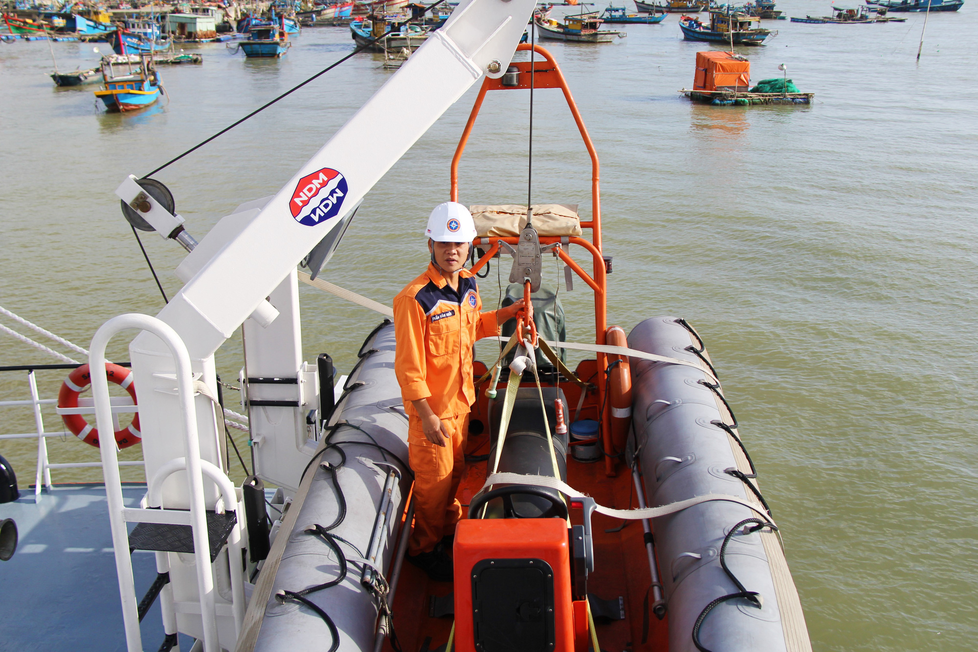 Tết của những &ldquo;anh h&ugrave;ng&rdquo; biển khơi - Ảnh 2.