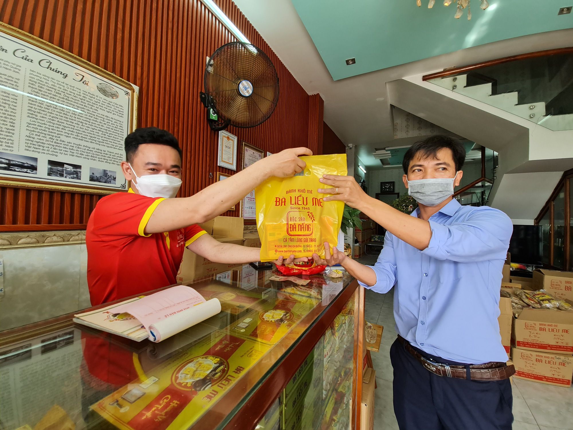 Độc đ&aacute;o b&aacute;nh kh&ocirc; m&egrave; Cẩm Lệ - Ảnh 10.