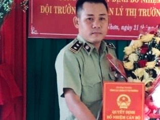 Kỷ luật đội trưởng quản lý thị trường mời chủ xe chở hàng lậu đến quán karaoke