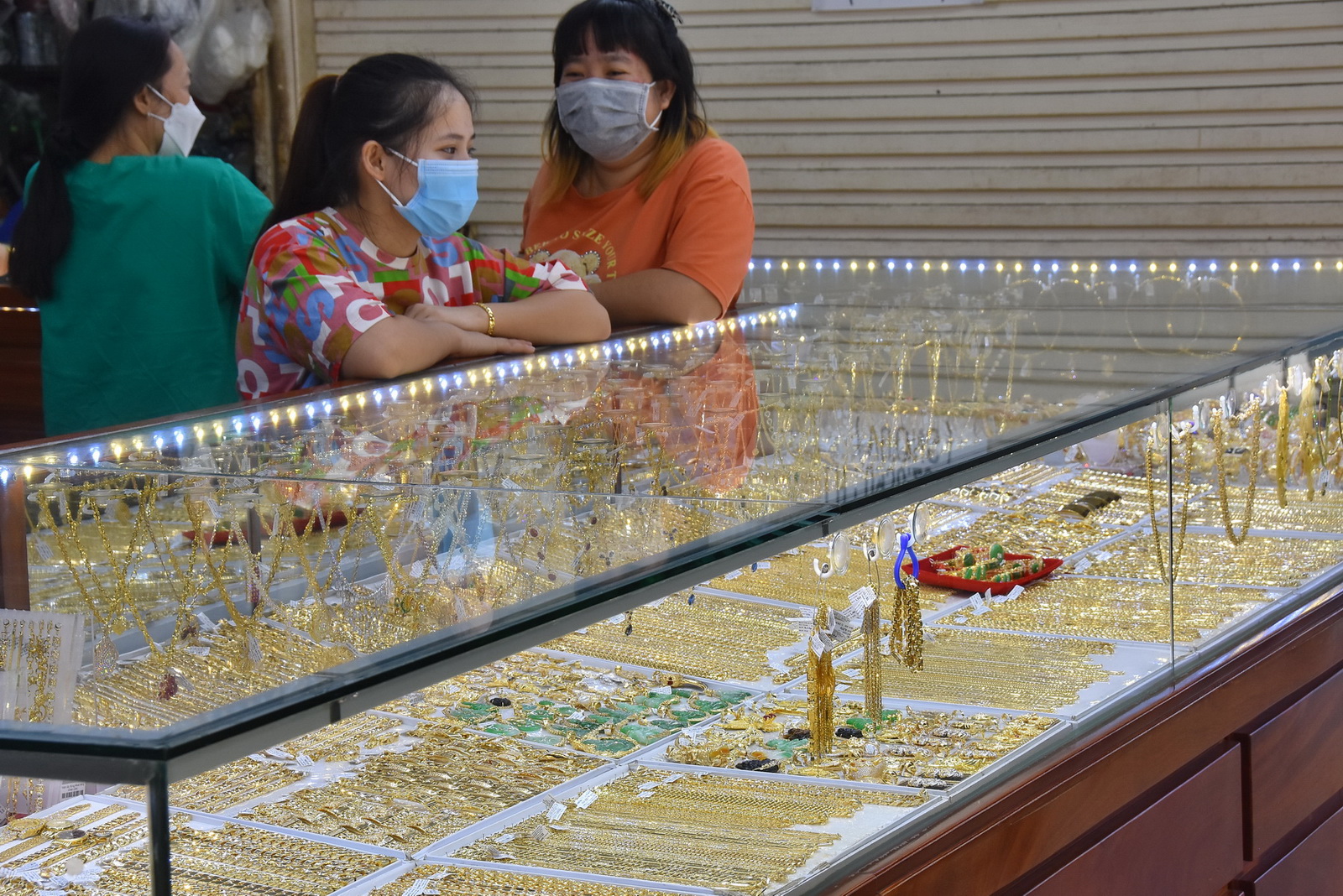 Giá vàng hôm nay 27-1: Bị nhấn chìm khi lãi suất tại Mỹ nóng lên