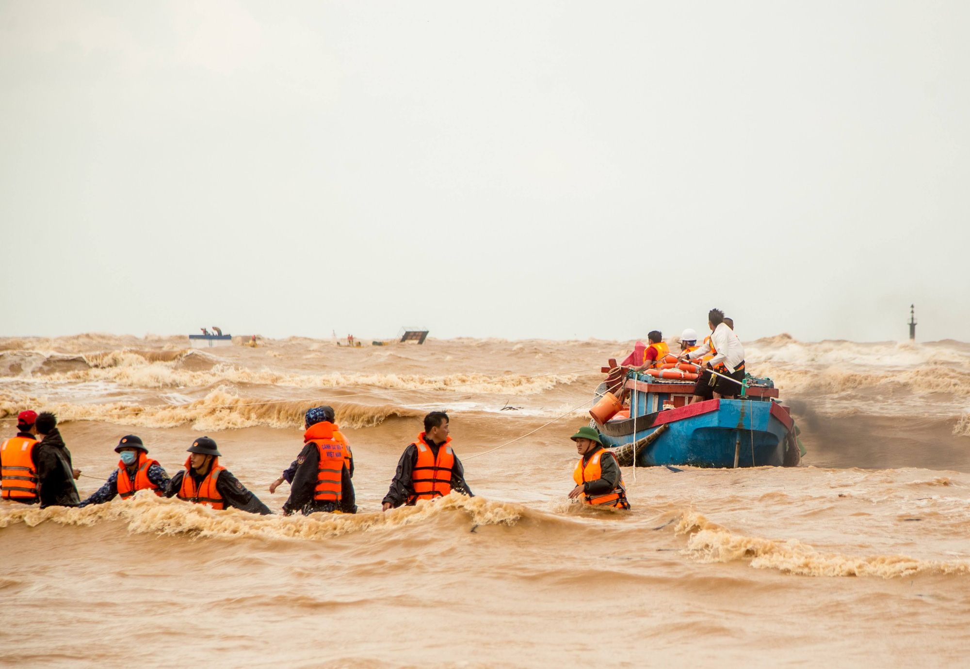 Tết của những &ldquo;anh h&ugrave;ng&rdquo; biển khơi - Ảnh 7.