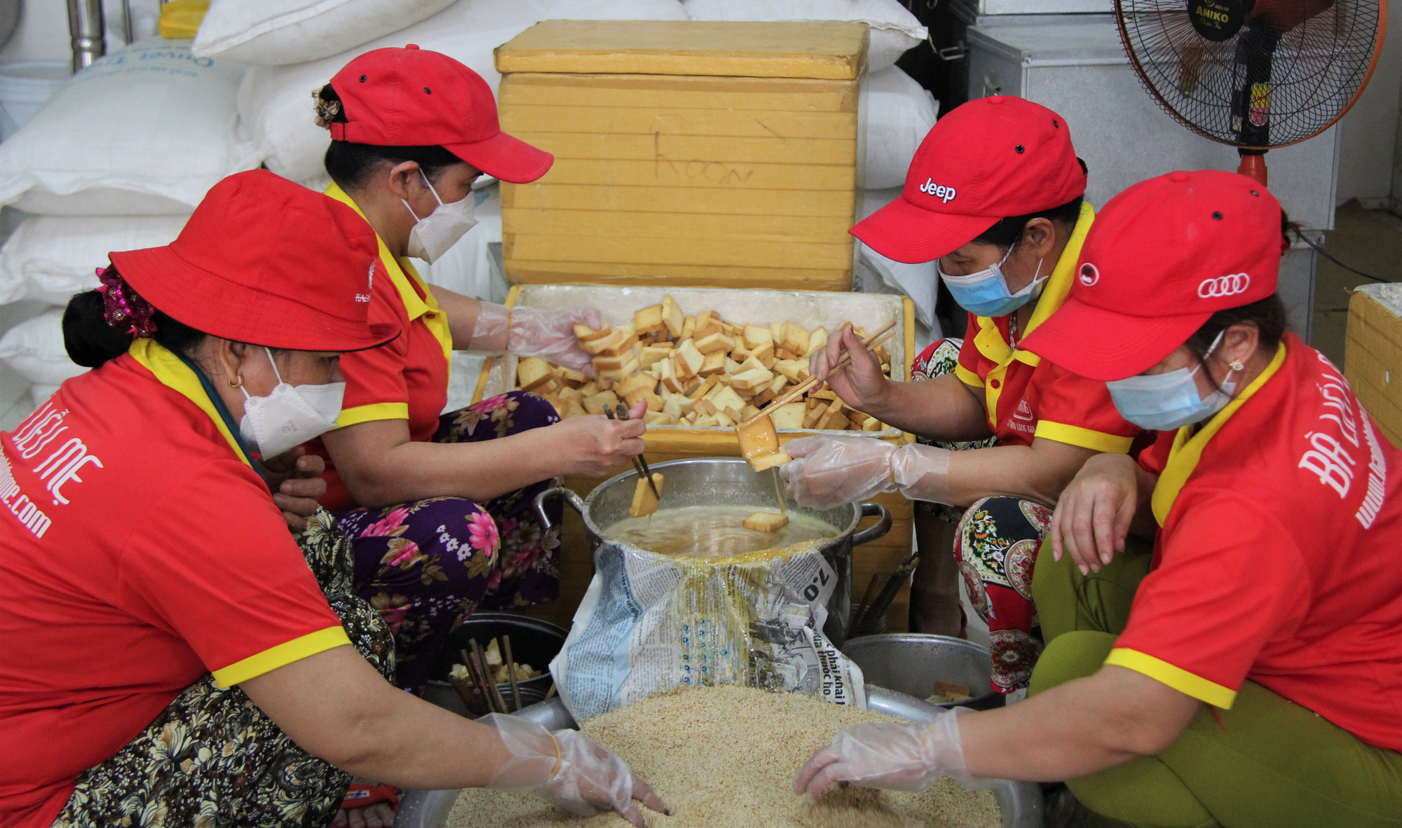 Độc đ&aacute;o b&aacute;nh kh&ocirc; m&egrave; Cẩm Lệ - Ảnh 5.