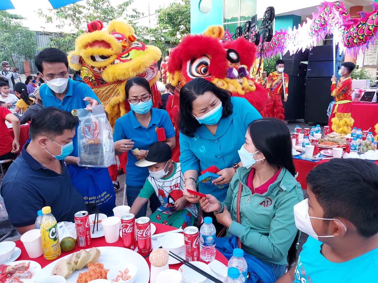 Xuân về với công nhân, lao động quận Tân Phú, TP HCM