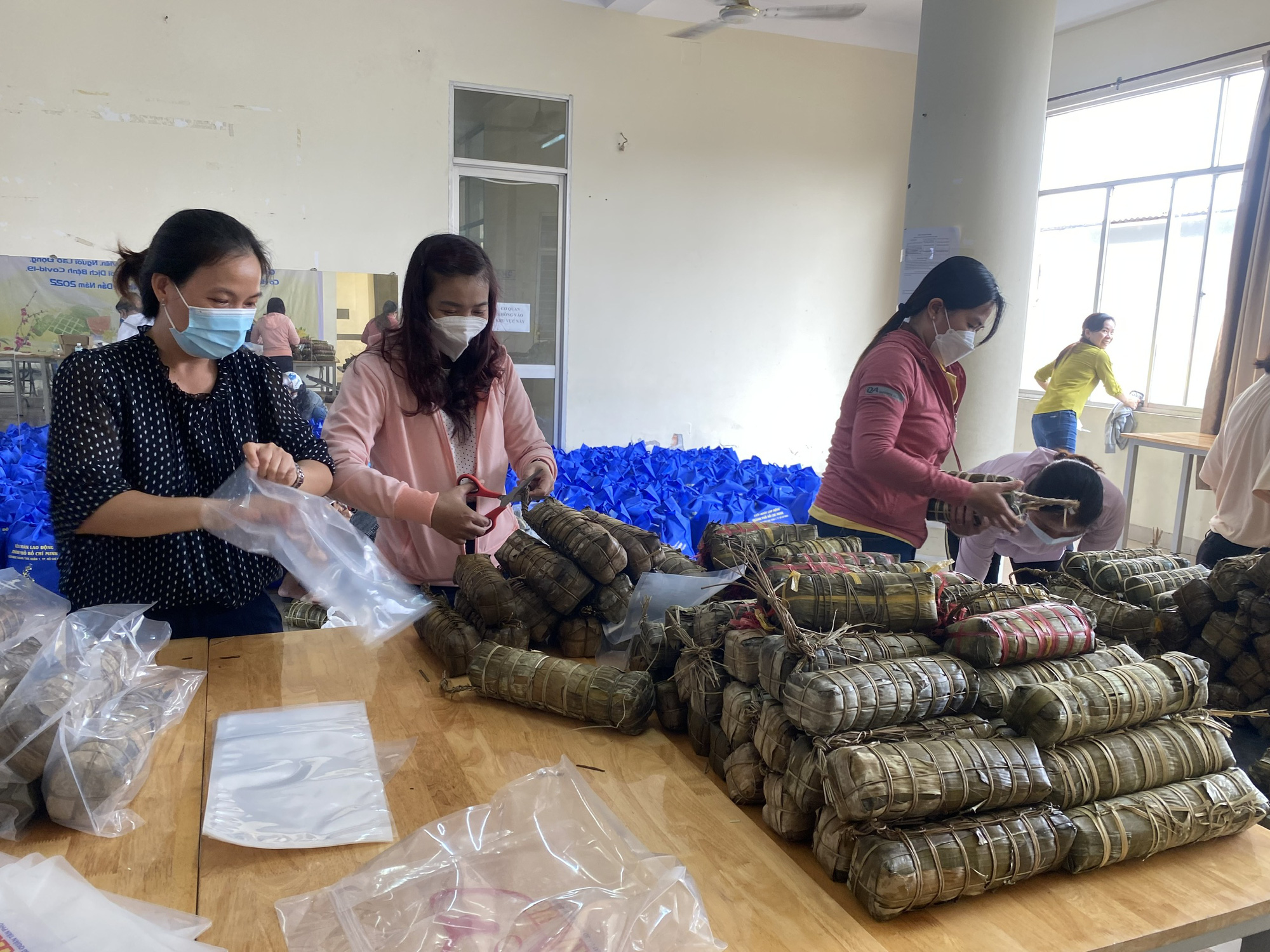 Xuân về với công nhân, lao động quận Tân Phú, TP HCM - Ảnh 7.