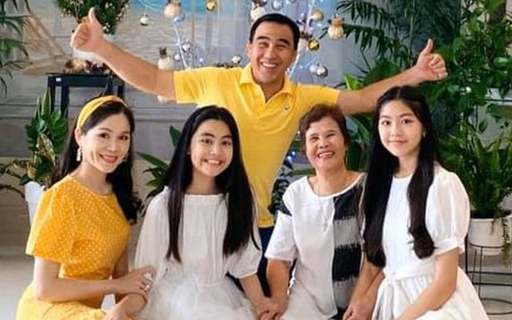 Chuyện &iacute;t biết về ng&agrave;y đầu năm của sao Việt - Ảnh 1.