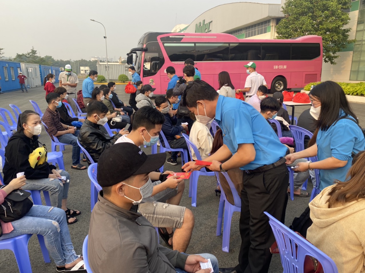 Những chuyến xe chở niềm vui - Ảnh 1.