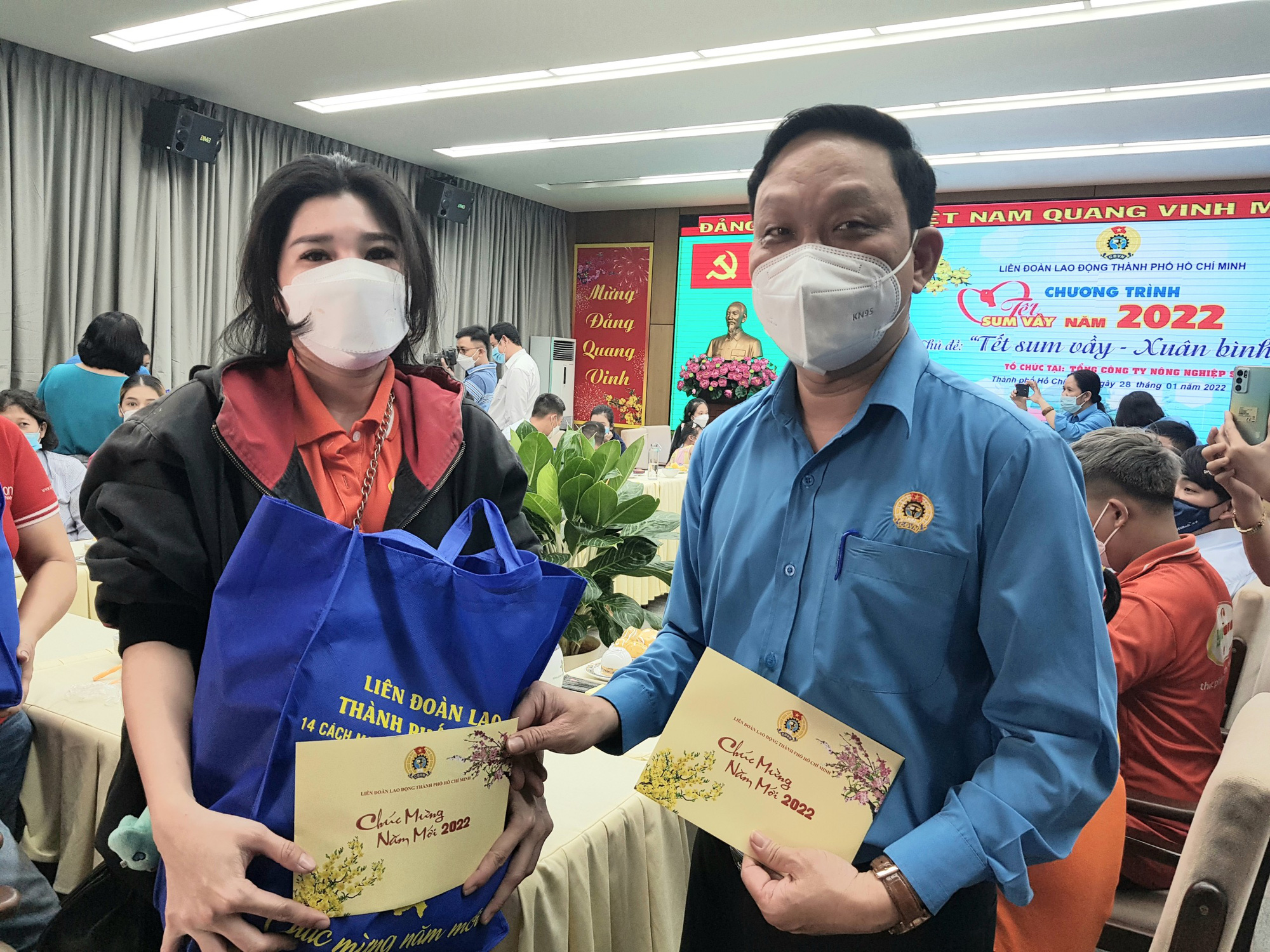50 gia đình công nhân khó khăn vui Tết sum vầy - Ảnh 4.